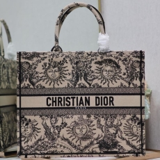 Christian Dior Shopping Bags